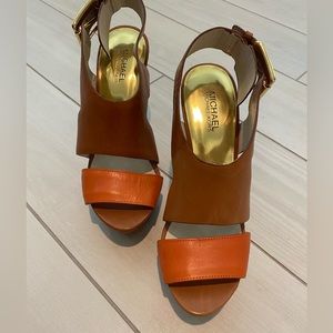 NWOT Michael Kors Carla Platform in Luggage and Tangerine